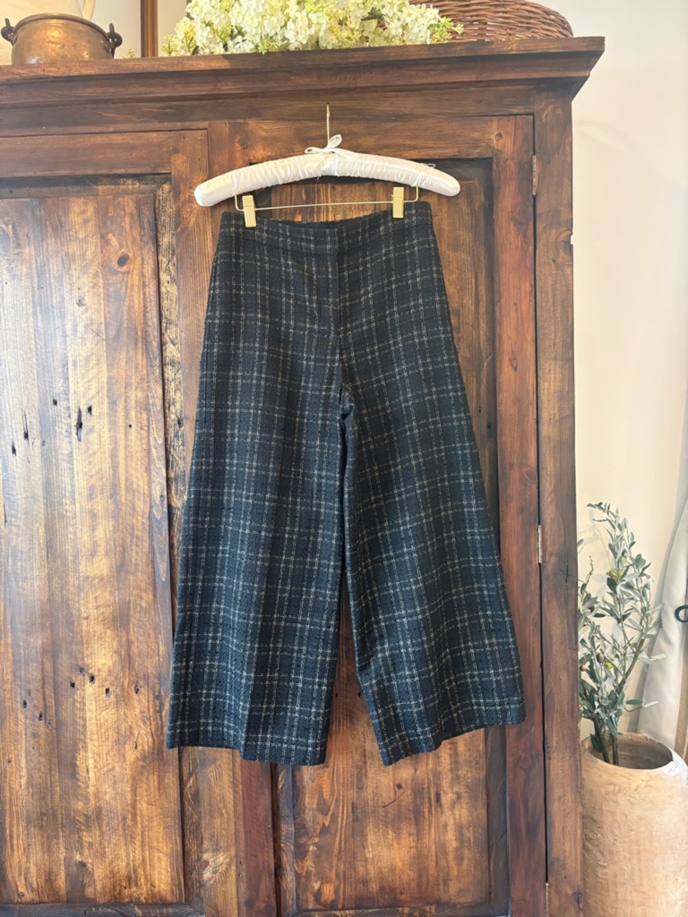 Ann Taylor Black & Cream Plaid Tailored Trousers